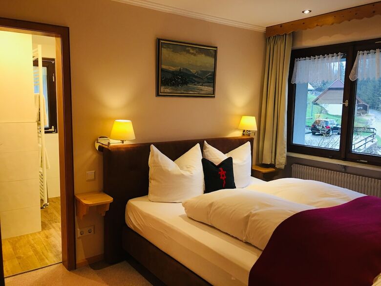 Schwarzwald- Hotel Kr�utle
