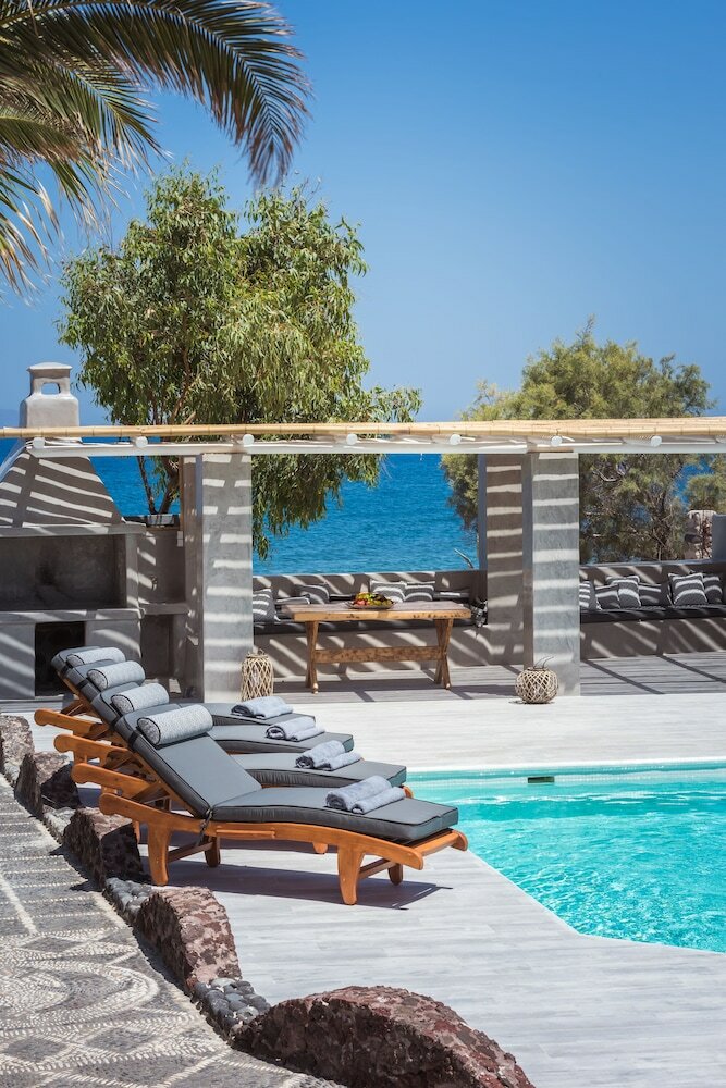 Damma Beachfront Luxury Villa