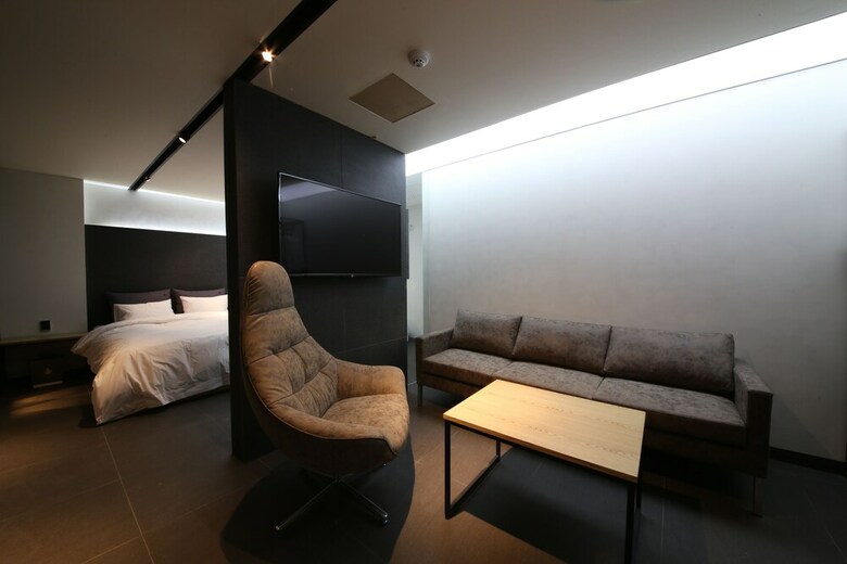 Yeoubi Hotel