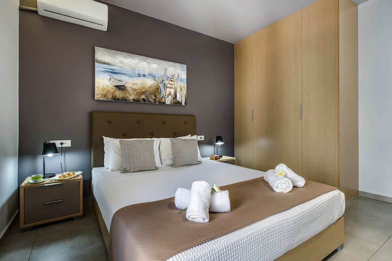 City Breeze Apartment