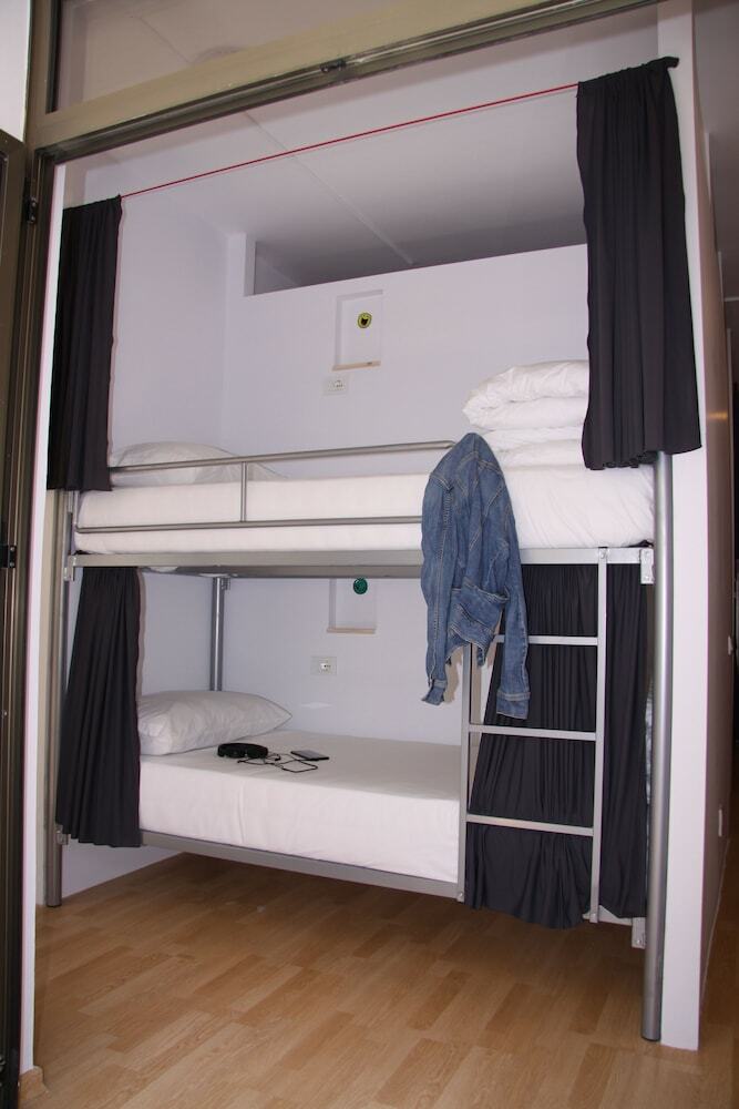 Hostal Art Hostel & Apartments