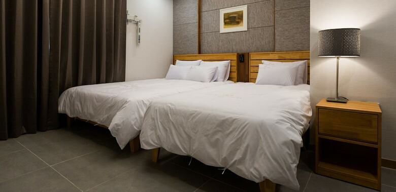 Cityhall Hotel Jeju