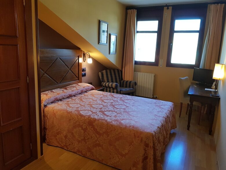 Hotel Cotiella