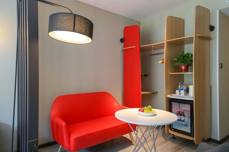 Ibis Weinan Normal University Chaoyang Street Hotel