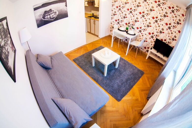 Apartamentos Little Home - Warsaw Royal
