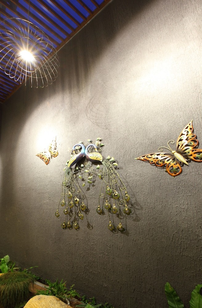 Hotel Wood Note Thekkady