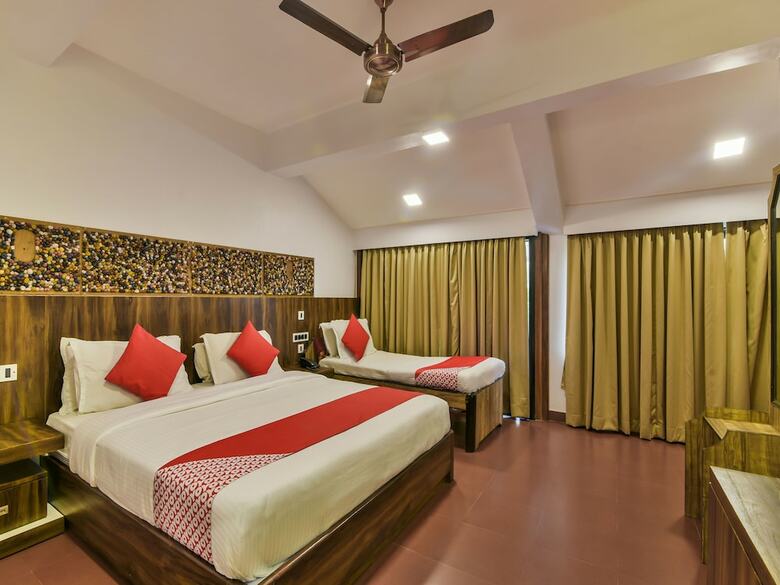 Hotel Oyo 4977 Kristal Sands Beach Resort