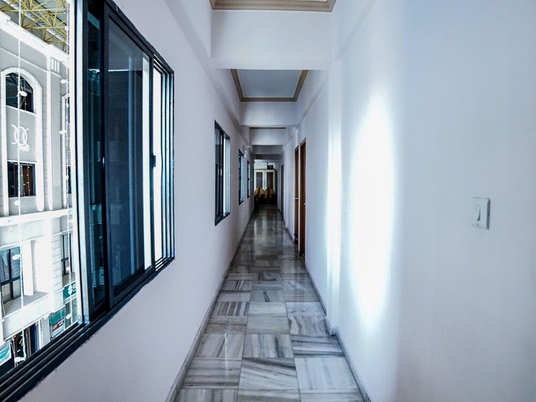 Hotel Oyo 12906 Central Inn