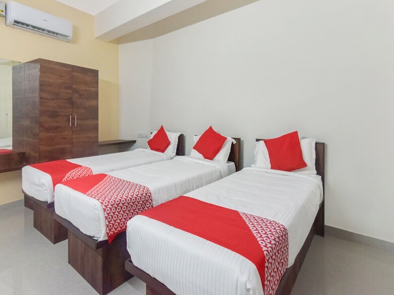 Hotel Oyo 12347 Mv Residency