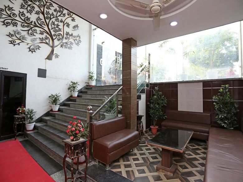 Oyo 13125 Hotel Gwal Palace