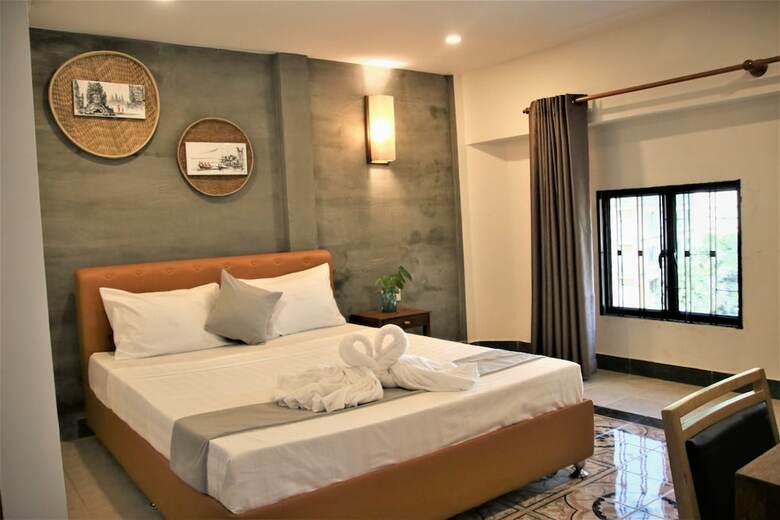 Grand Elevation Hotel