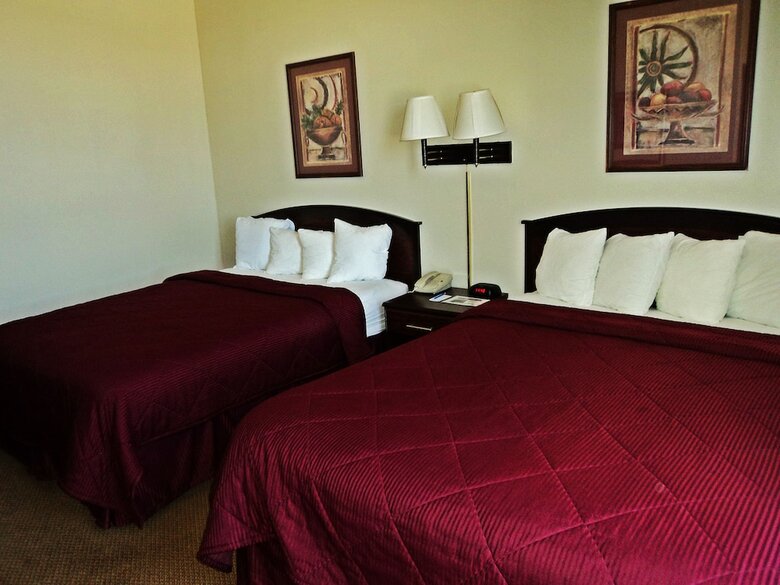 Hotel Us Travelers Inn & Suites