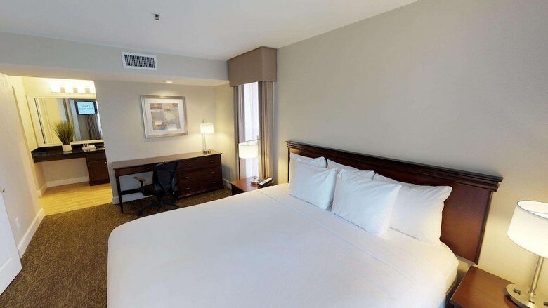 Chase Suite Hotel Brea