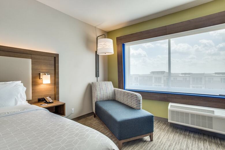 Hotel Holiday Inn Express And Suites Denton South