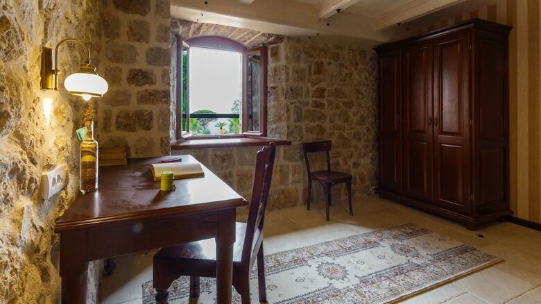 Talici Hill - Rustic Villas