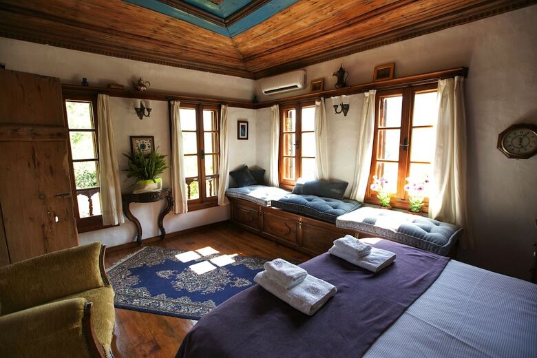 Hotel Terrace Houses Sirince - Fig, Olive And Grapevine