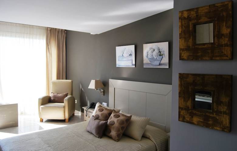 Alexandra Aparthotel
