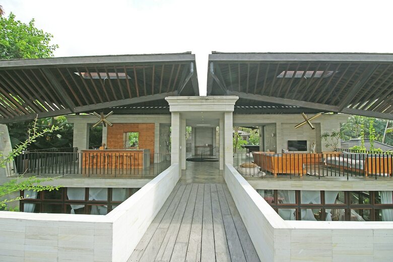 Villa Penjiwaan Community