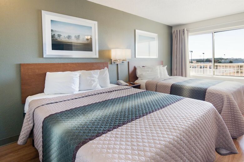 Hotel Hometowne Studios Dallas - Fort Worth
