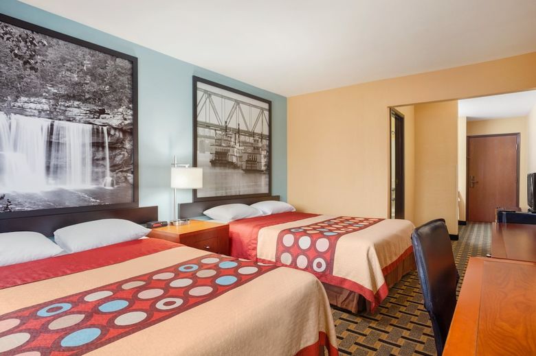 Hotel Super 8 By Wyndham Eddyville/kuttawa