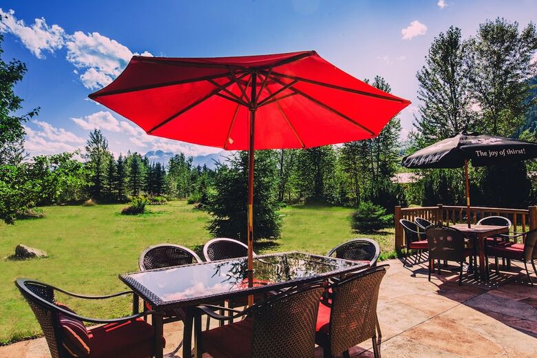 Cabana Glacier House Resort