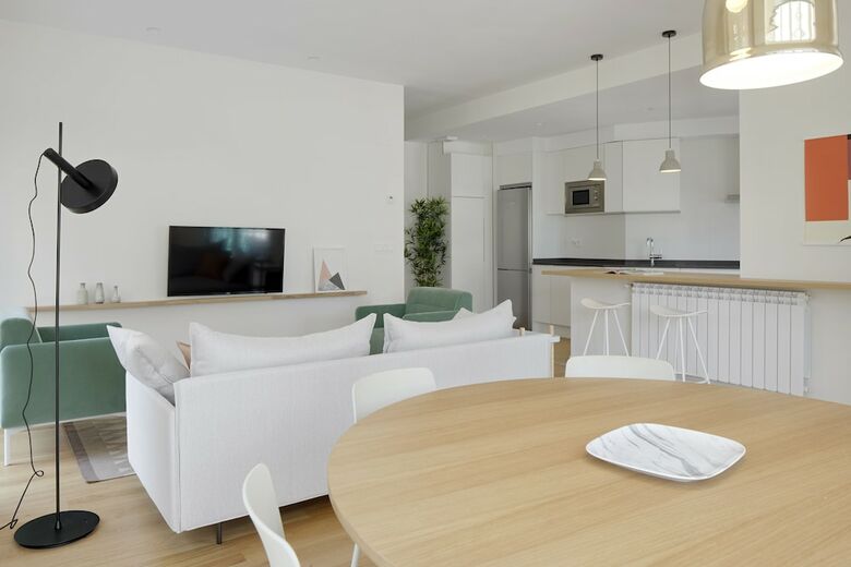 Belle Sebastian Apartment By Feelfree Rentals