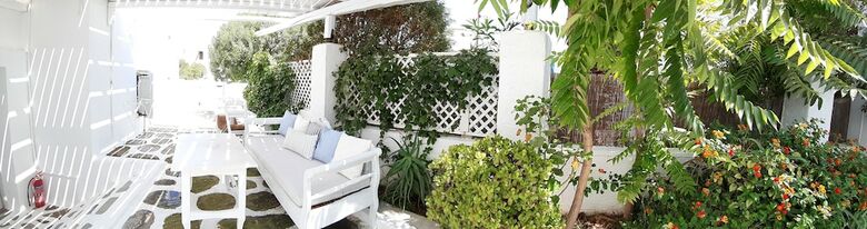 Zefi Hotel & Suites