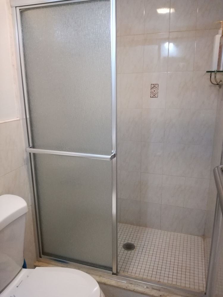 Hotel Purple Garden Guesthouse Lga