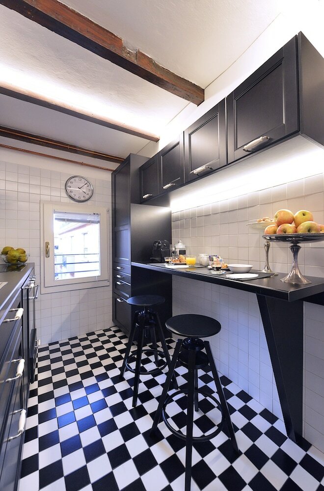 Al Cappello Rosso Suite Apartments