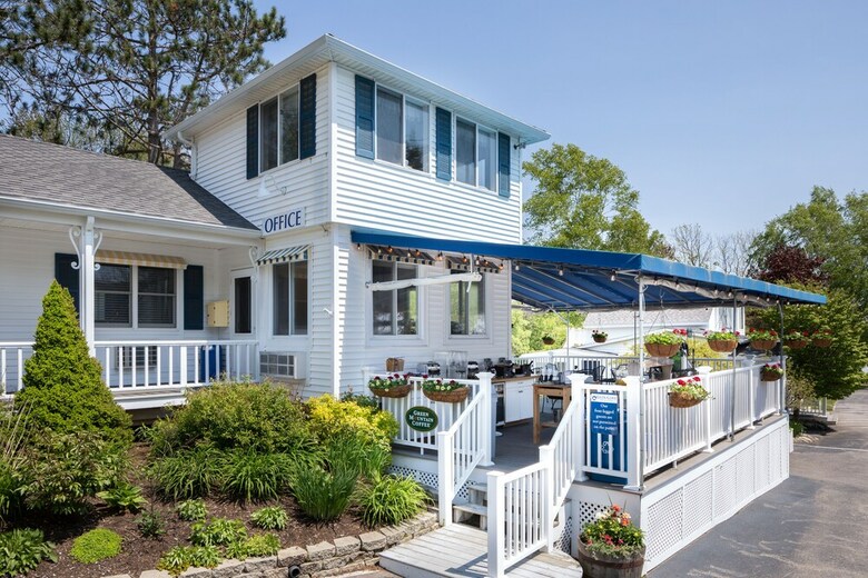Motel Glen Cove Inn & Suites