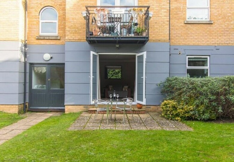 Apartamentos Lord Raglan House