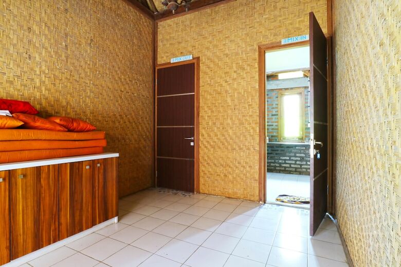 Hostal Indopurejoy House