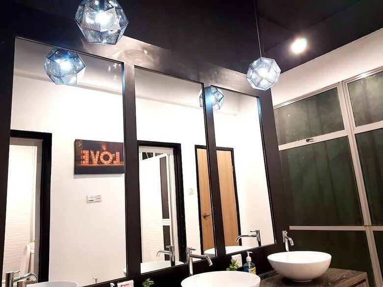 Jk Capsule Hostel