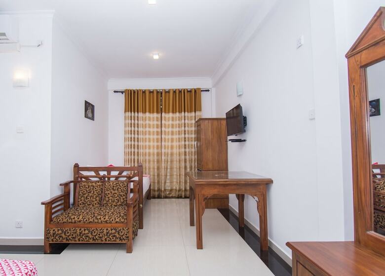 Hotel Oyo 240 Grand Highway Resort