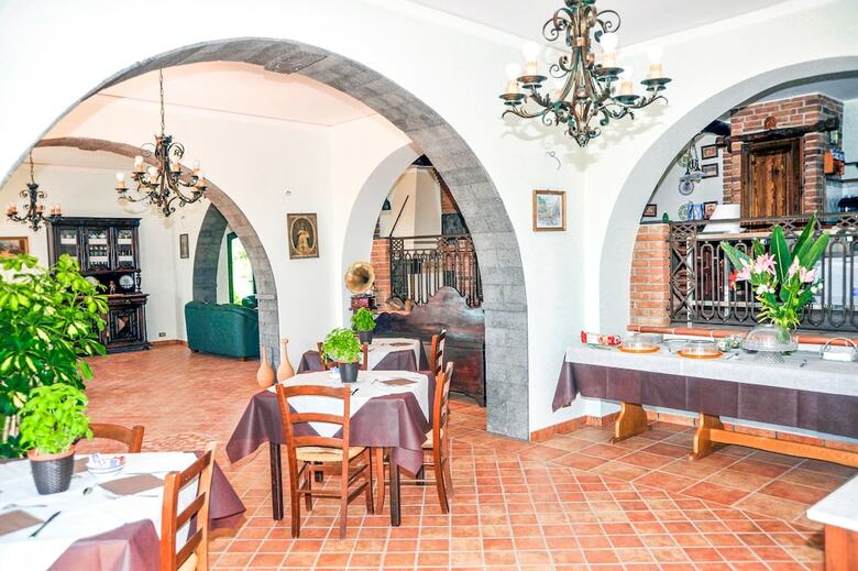 Hotel La Casa Rosa