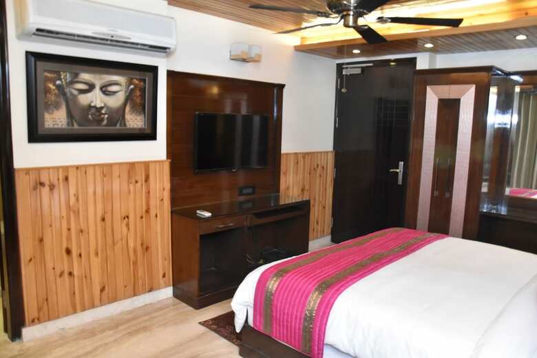 Hotel Wood Castle Grand
