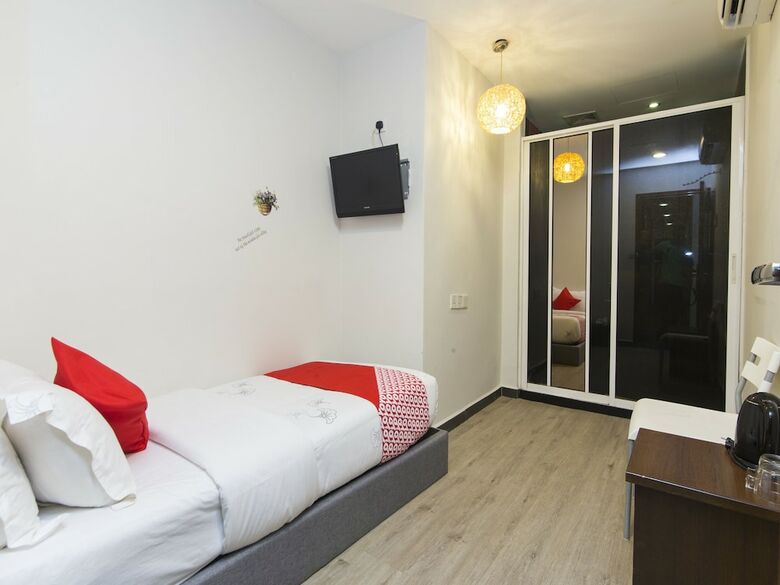 Oyo 893 Hotel Holmes Kelana Jaya