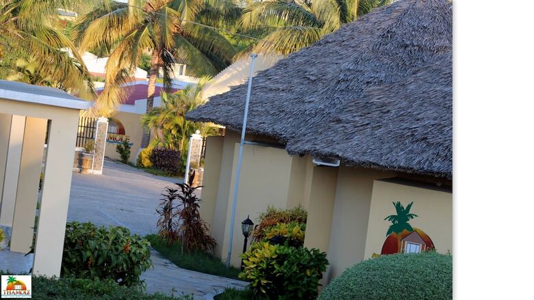 Thamole Lodge
