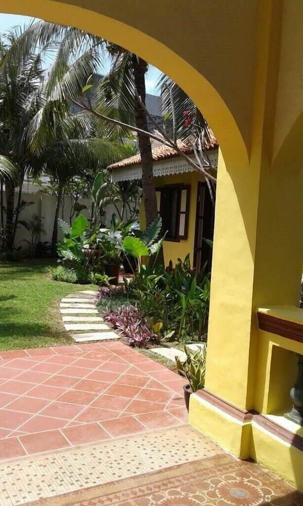 Bed & Breakfast Casugria Dutch Heritage Residence