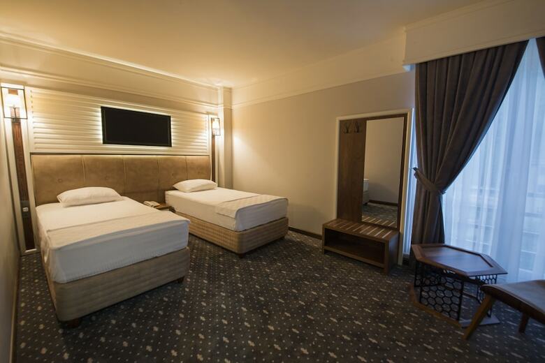 Jolnar Garden Hotel