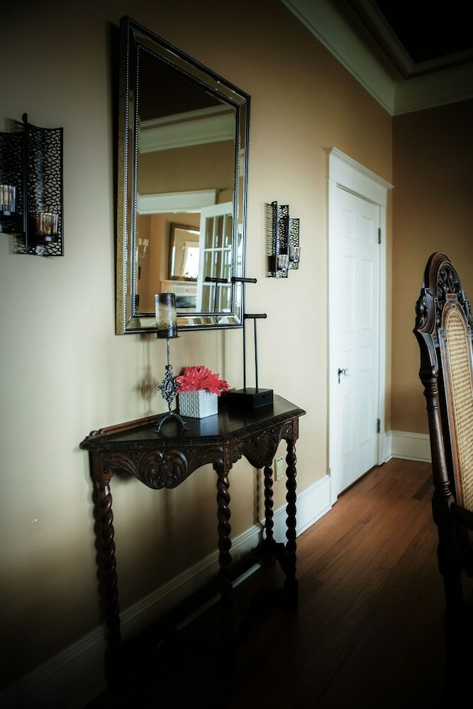 Bed & Breakfast 1 West Inn Waterfront