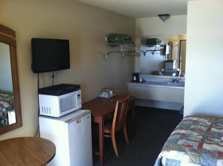 C&h Motel El Dorado Springs