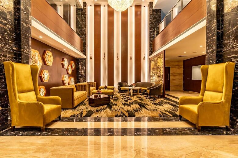 Hotel Divine Clarks Inn Suites