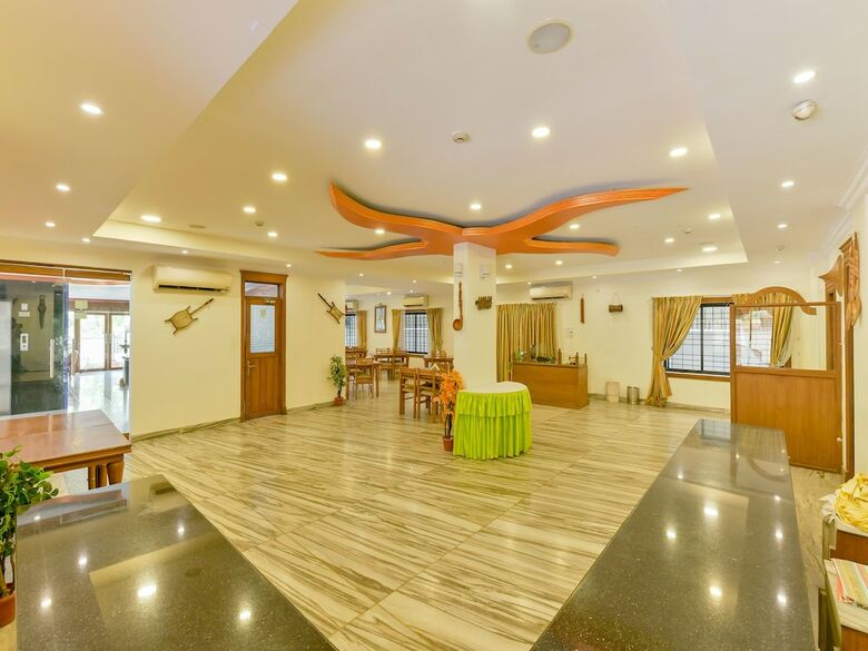 Hotel Oyo 15854 Grand Seasons