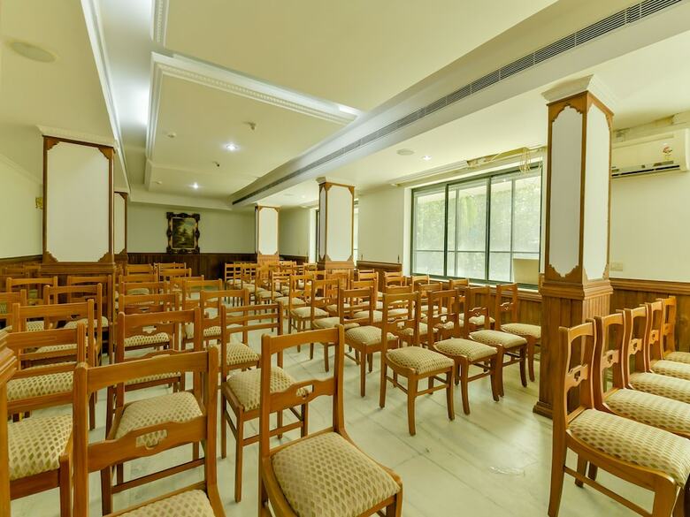 Hotel Oyo 15854 Grand Seasons