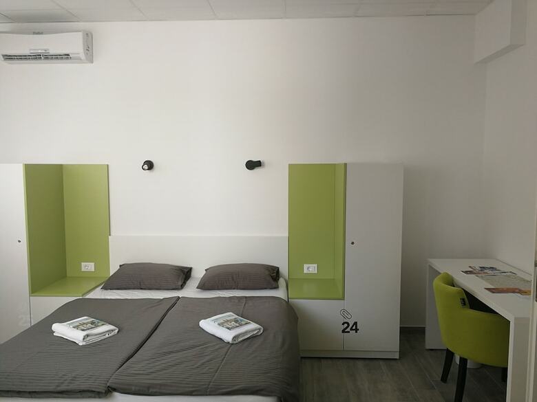Hostal 3 F Hostel