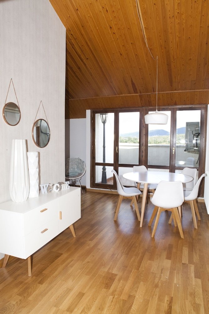 Apartamentos �tico Jaca Oroel