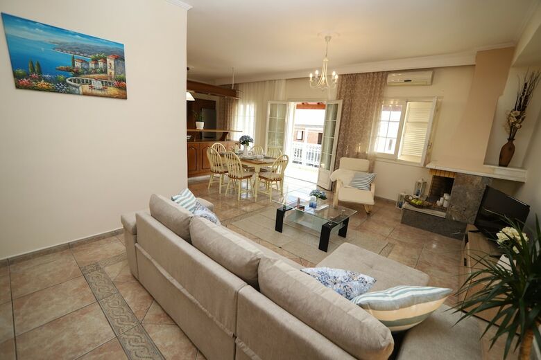 Apartamentos Philoxenia Family Suite