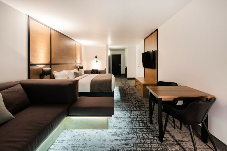 Ax Hotel