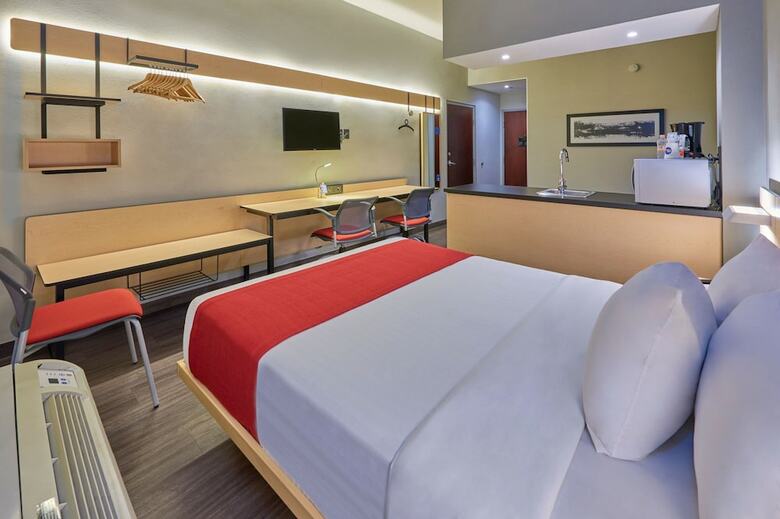Hotel City Express Saltillo Norte